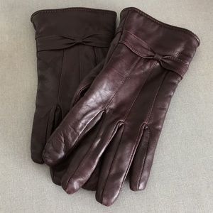 Leather gloves size medium